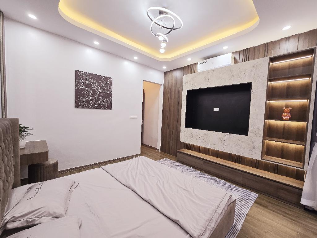NHÀ ĐẸP FULL NỘI THẤT HIỆN ĐẠI-THANH  XUÂN. 50 M RA MẶT PHỐ.KHƯƠNG ĐÌNH.